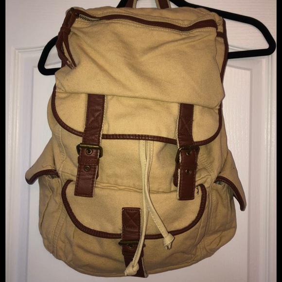 Camel Backpack - Picture 2 of 7